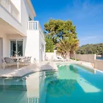 Willa Luxury Seafront White Sparkle Brac With Heated Pool