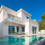 Luxury Seafront White Sparkle Brac With Heated Pool Willa