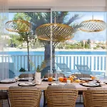 Luxury Seafront White Sparkle Brac With Heated Pool