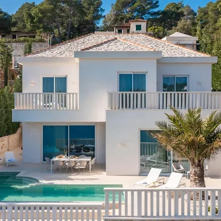 Luxury Seafront White Sparkle Brac With Heated Pool Sumartin