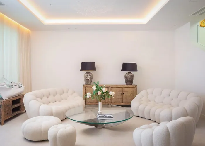 Villa Luxury Seafront White Sparkle Brac With Heated Pool