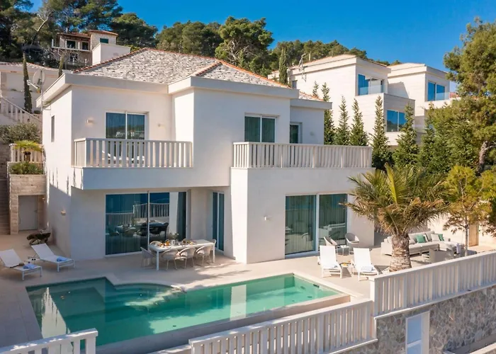 Luxury Seafront White Sparkle Brac With Heated Pool Villa Sumartin