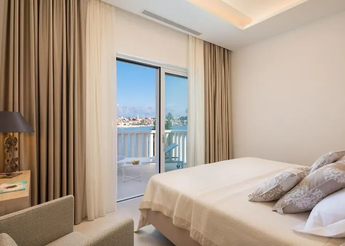 Luxury Seafront White Sparkle Brac With Heated Pool * Sumartin