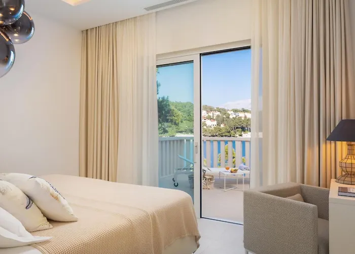 Luxury Seafront White Sparkle Brac With Heated Pool * Sumartin