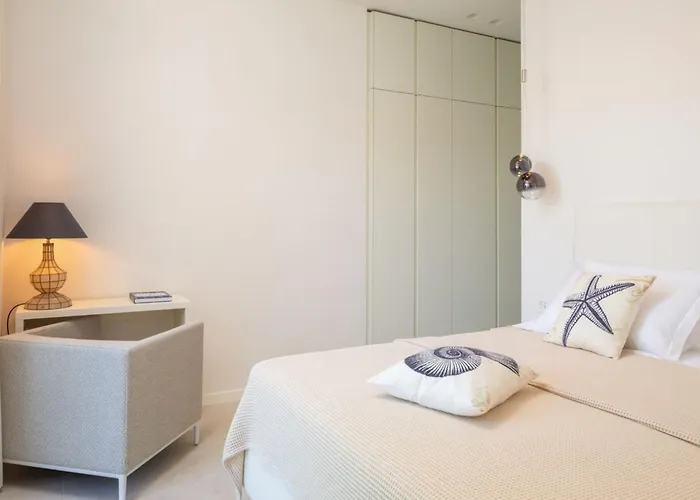 Luxury Seafront White Sparkle Brac With Heated Pool