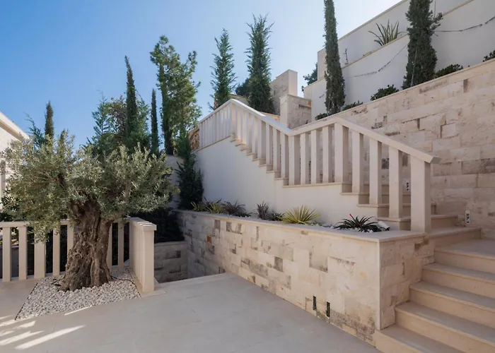 Luxury Seafront White Sparkle Brac With Heated Pool Sumartin