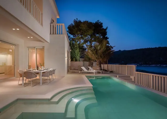 Villa Luxury Seafront White Sparkle Brac With Heated Pool