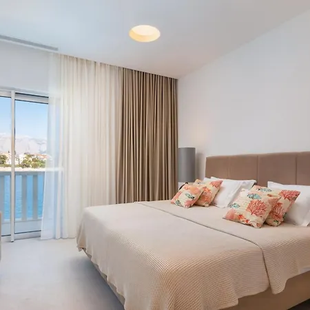 Luxury Seafront White Sparkle Brac With Heated Pool Βίλα