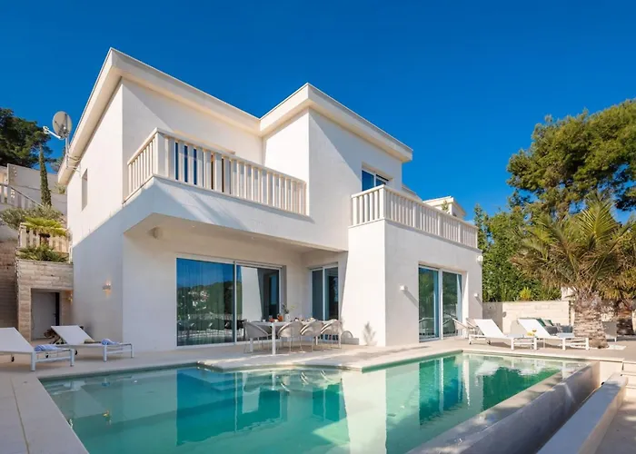Luxury Seafront White Sparkle Brac With Pool Villa