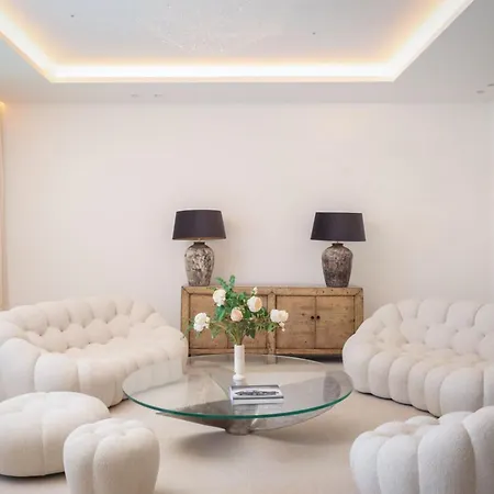 Villa Luxury Seafront White Sparkle Brac With Heated Pool