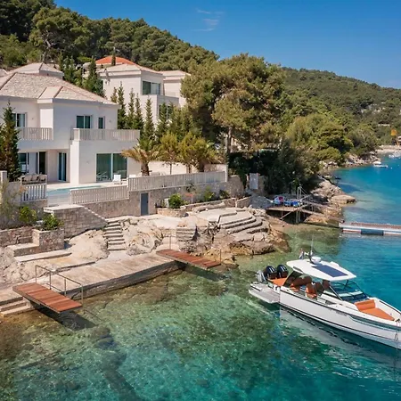 Villa Luxury Seafront White Sparkle Brac With Heated Pool
