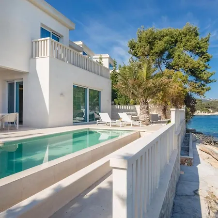 Luxury Seafront White Sparkle Brac With Heated Pool