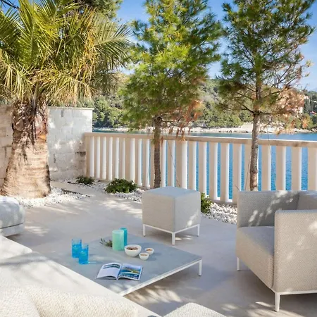 Luxury Seafront White Sparkle Brac With Heated Pool Villa Sumartin
