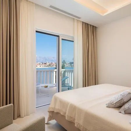 Luxury Seafront White Sparkle Brac With Heated Pool * Sumartin