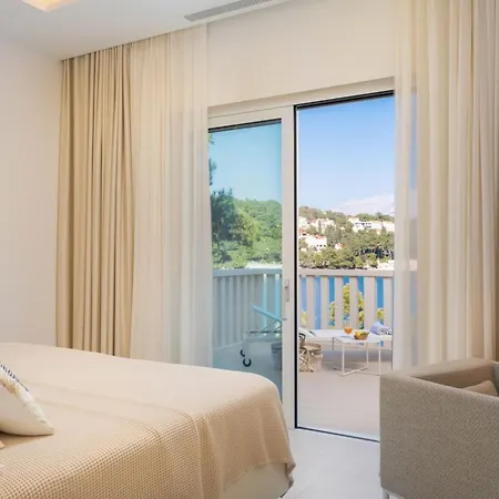 Luxury Seafront White Sparkle Brac With Heated Pool * Sumartin