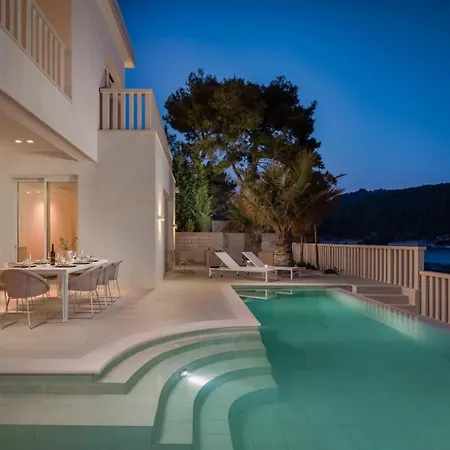 Villa Luxury Seafront White Sparkle Brac With Heated Pool