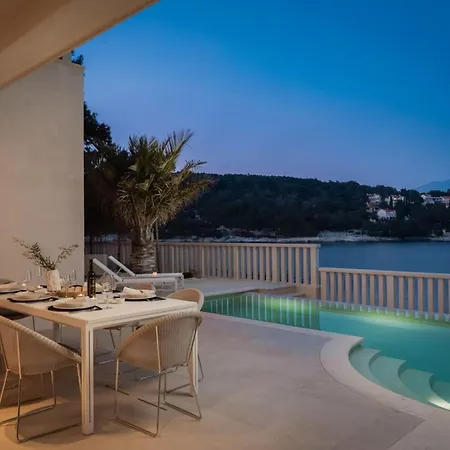 Luxury Seafront White Sparkle Brac With Heated Pool Villa Sumartin